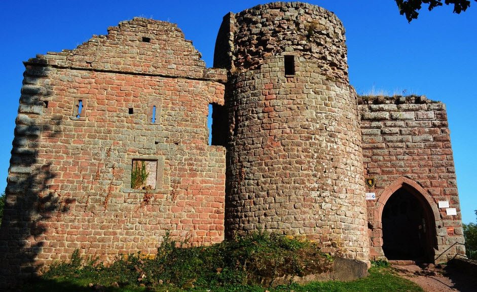 Neuscharfeneck Castle, Flemlingen, Germany, Germany